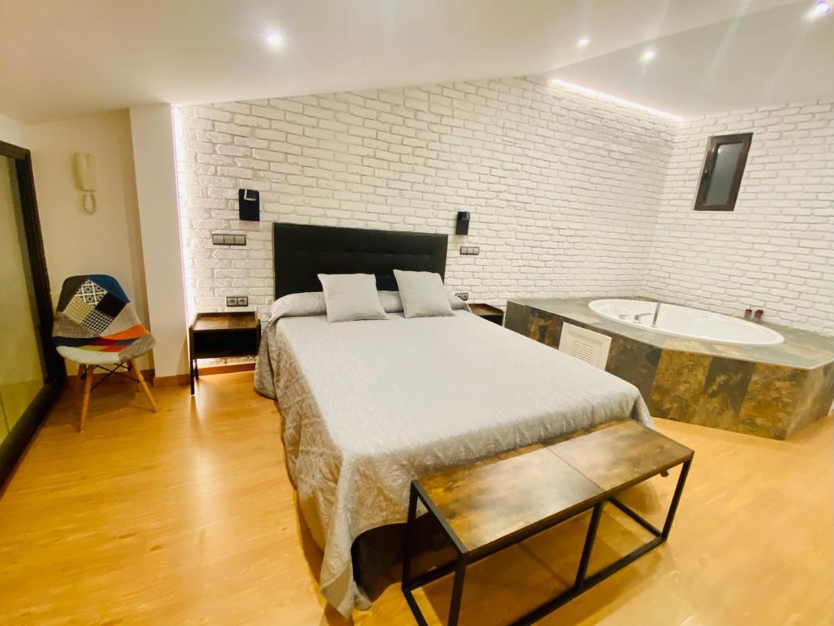 Suite Sorpresa Vut La Taberna Arenas de San Pedro Eksteriør billede